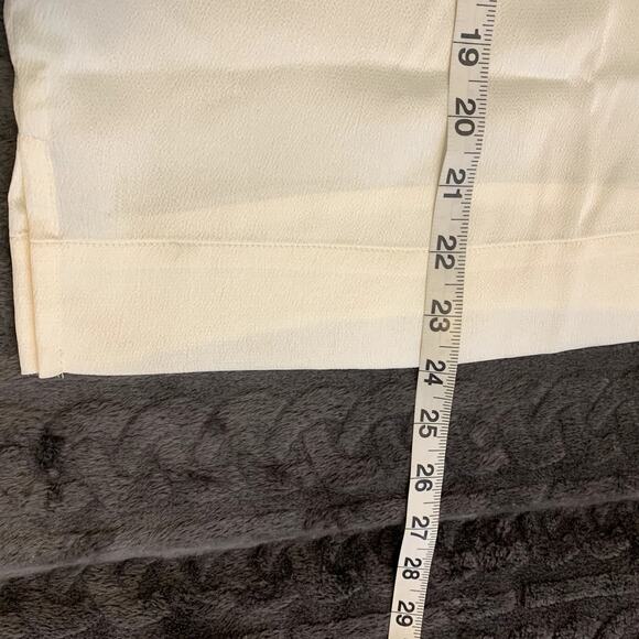 Liz Claiborne Ivory Shorter Boxy Style Women's Top Size XL NWOT - Picture 4 of 8